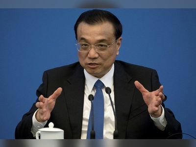 Li Keqiang pushes economic ties in talks with British business leaders