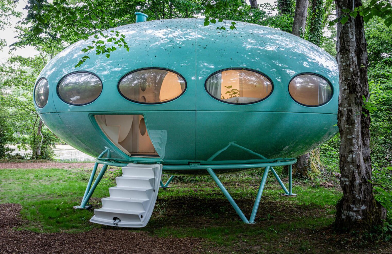A Rare, Flying Saucer–Shaped Futuro Home Touches Down in England