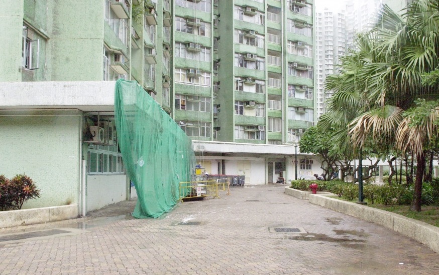 A man and a woman found dead in a Siu Sai Wan flat