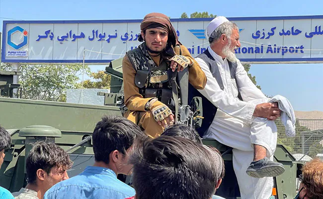 Taliban Stop Afghan Government Employees From Returning To Work: Report