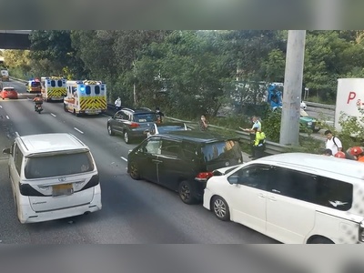 Crash on Tuen Mun Road causes a 16-kilometer car queue
