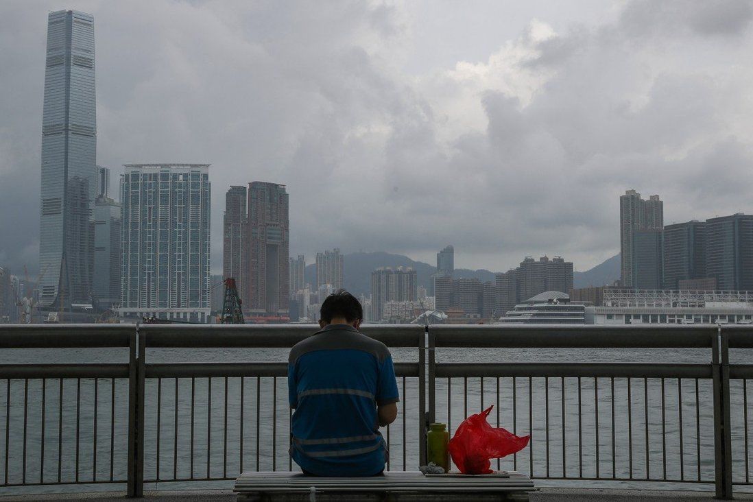 Hong Kong Observatory issues typhoon warning signal No 1