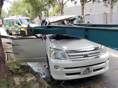 Fatal car crash in Yuen Long sees 60-y-o driver dead