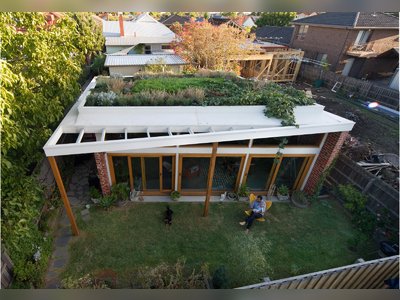 An Australian Architect's Simple Brick House With Impressive Green Roof