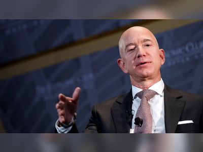 Jeff Bezos: Amazon founder 'funds' new age-reversal company opening in UK