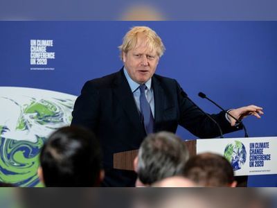 UK’s top climate adviser says criticism of net zero goal is ‘defeatist’