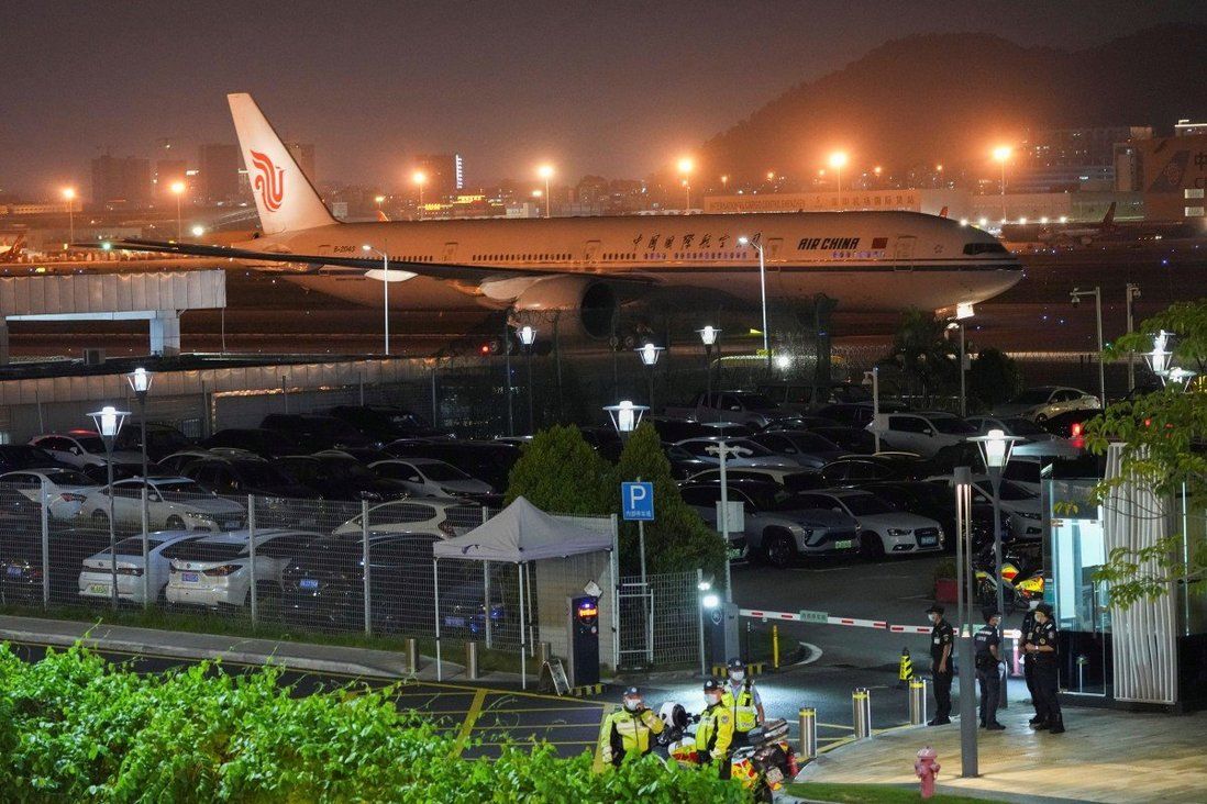 Thousands track Huawei exec Meng Wanzhou’s homecoming flight