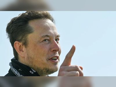 'Can't Sue Your Way to Moon': Musk Trolls Bezos Over Lawsuits, Shape of New Shephard Rocket