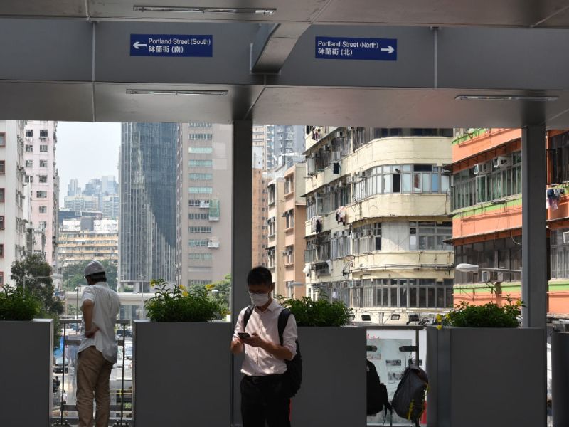 Overhead footbridge on Mong Kok Road commences service