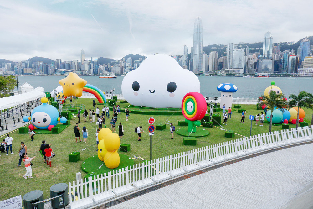 Giant inflatable characters at West Kowloon to say goodbye tonight