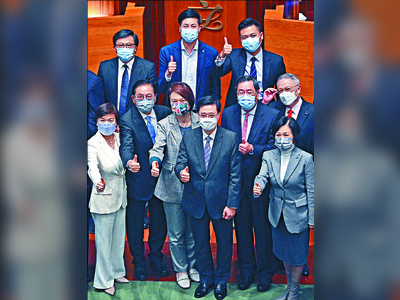 Lawmakers want share of blame and glory