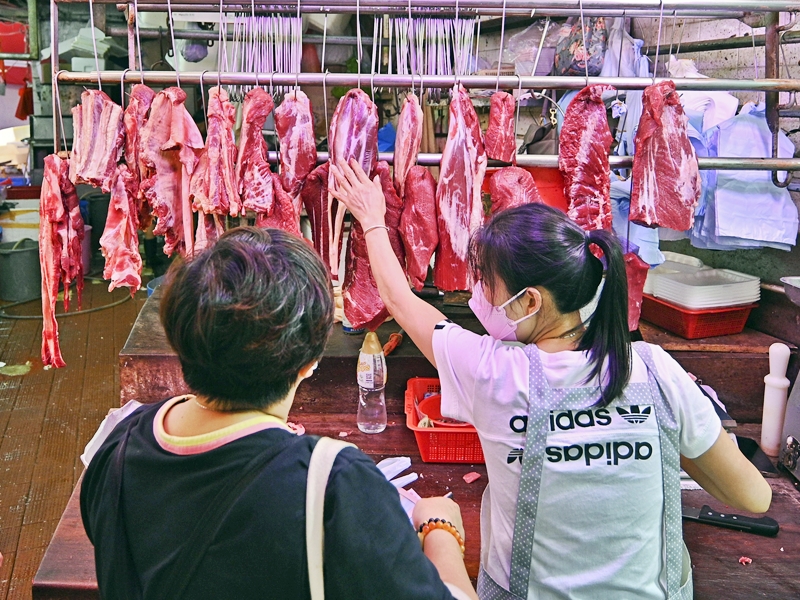 Citizens turn to pork and chicken after beef price hike