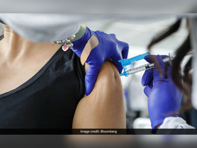US Businesses Face January 4 Deadline To Get Workers Vaccinated