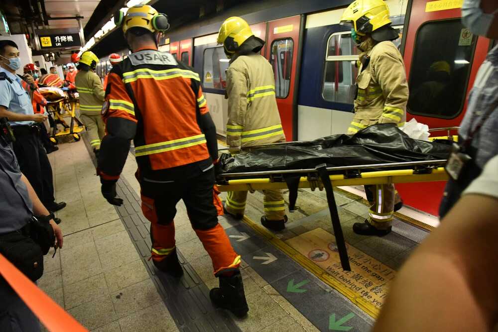 Old man kills himself by jumping onto rail track at Mong Kok East station
