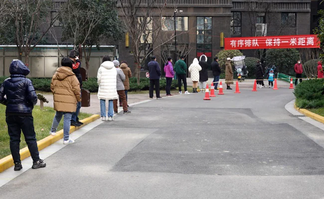 Residents Of Chinese City Xian Complain Of Food Shortages Amid Lockdown