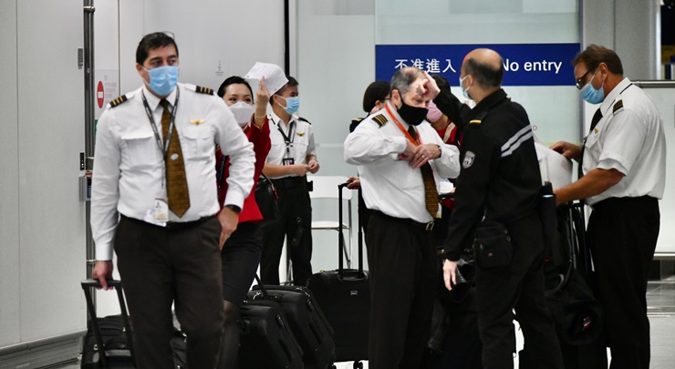 Hong Kong further tightens air crew quarantine rules