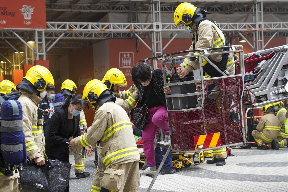 Diners and workers describe escape from Hong Kong World Trade Centre fire