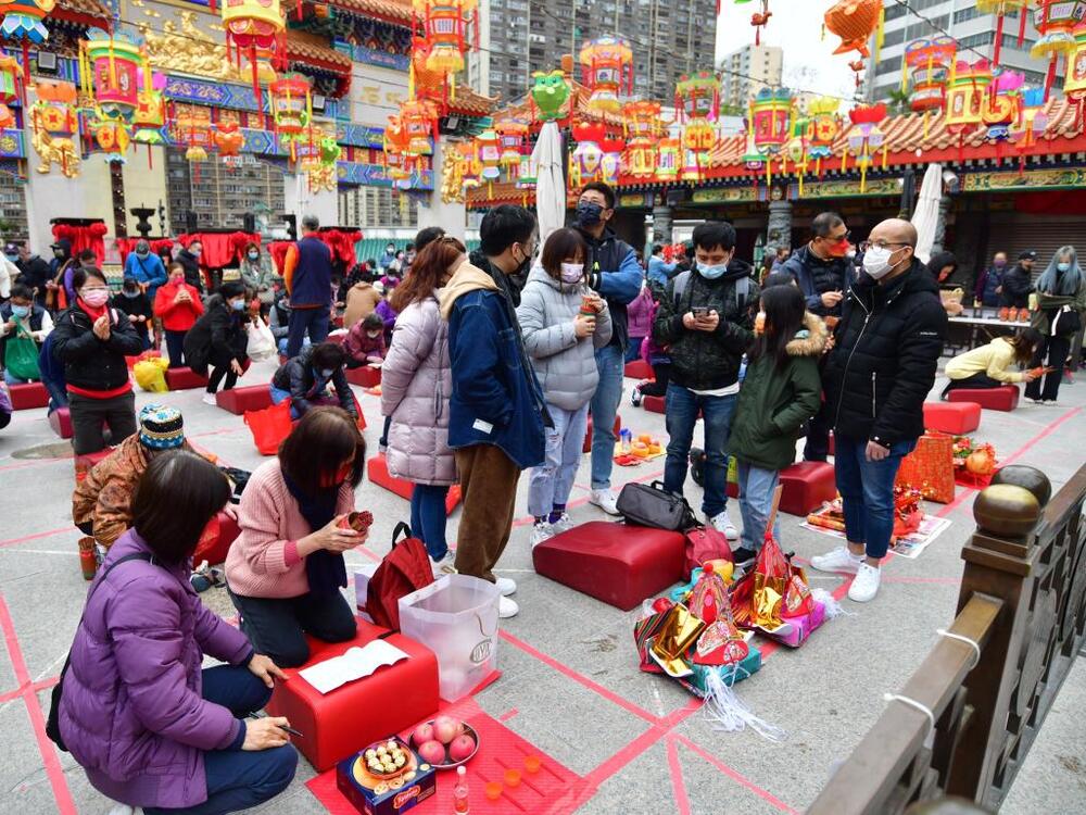 Worshipers flock to Wong Tai Sin Temple as it reopens to public