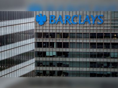 Barclays lines up Cross as first female finance chief