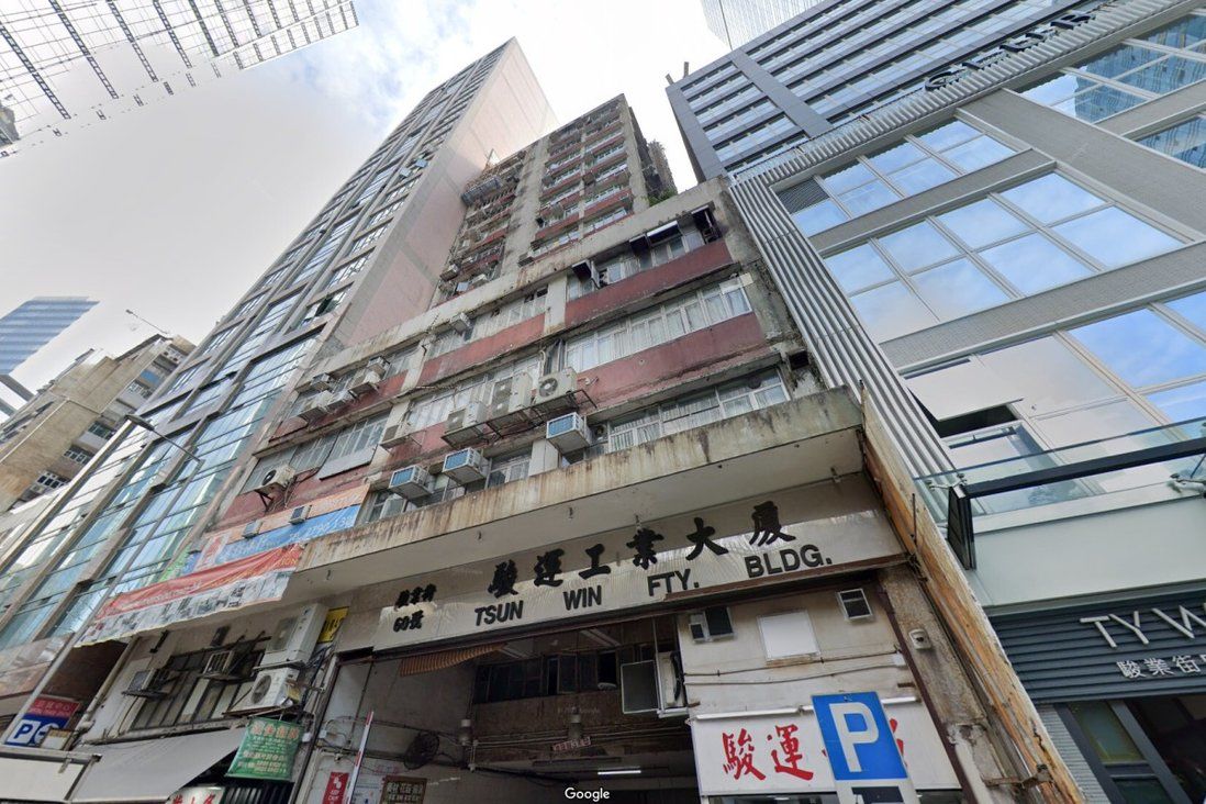 2 leap to their deaths during gambling den raid in Hong Kong