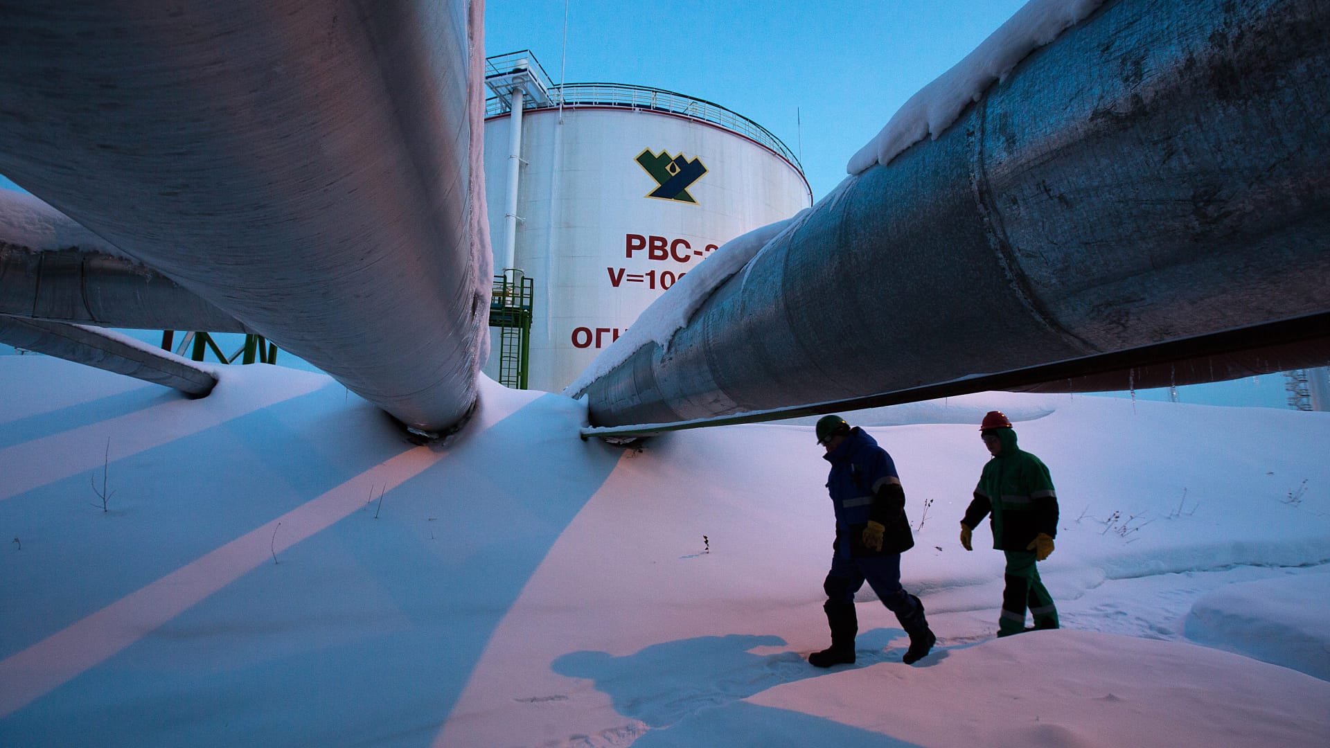 Russia is considering selling its oil and gas for bitcoin as sanctions intensify from the West