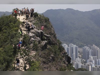 Young hiker injured after falling at Lion Rock in Hong Kong