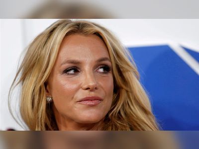 Britney Spears: Singer confirms she is writing new memoir