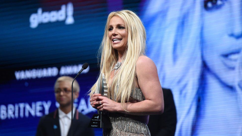 Britney Spears: Singer confirms she is writing new memoir