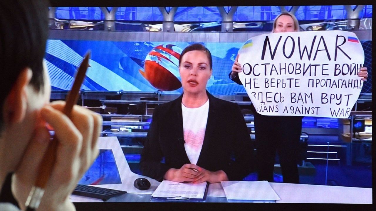 Marina Ovsyannikova: German outlet hires Russian TV protester