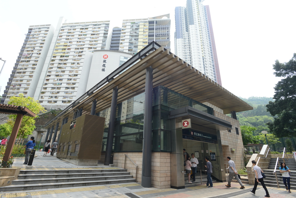 HKU warns of potential Covid outbreak in Kennedy Town area; lockdown at Sai Wan Estate