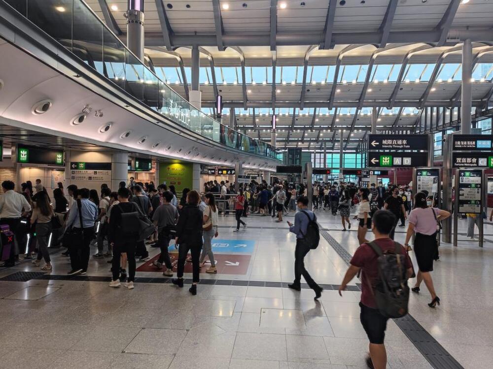 Faulty MTR train disrupts East Rail Line morning peak hour service