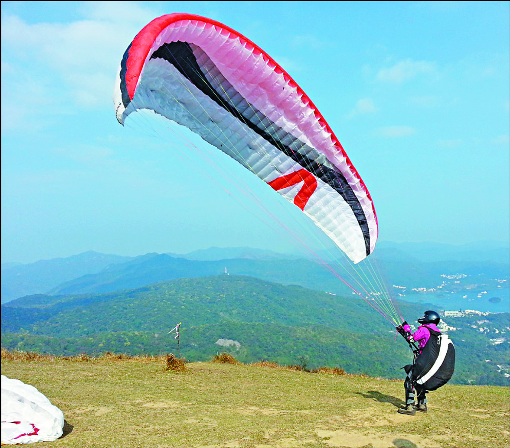 Paragliders' field day in Sai Kung attracts farmer's ire