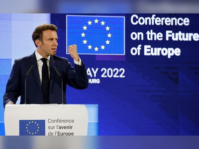 Macron urges creation of ‘European political community’ beyond EU