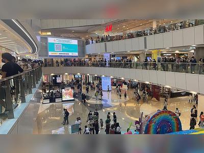 Business booms for malls and restaurants over the Labor Day long weekend
