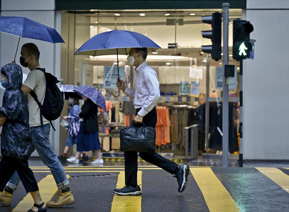 Hong Kong’s social ladder difficult to climb, and getting tougher: CUHK survey