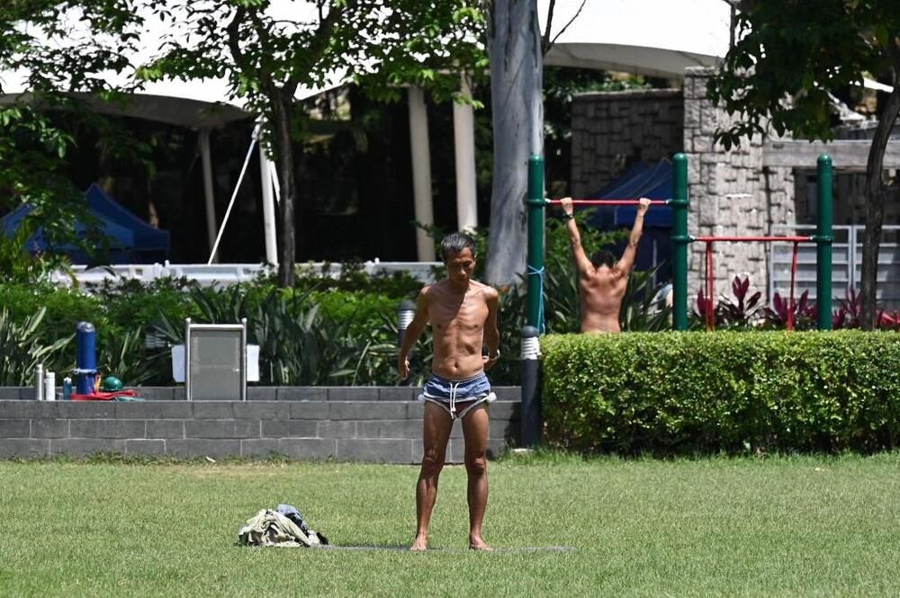 (In pictures) Fresh air at last as citizens enjoy maskless workouts at parks