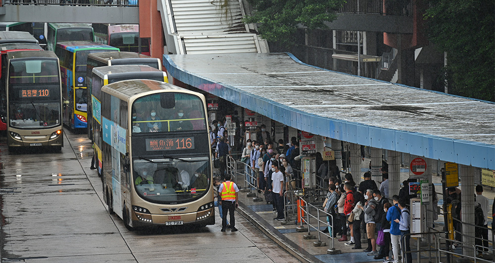 Franchised cross-harbor buses record 10pc drop in patronage after opening of cross-harbor rail link