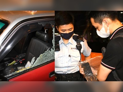 Bullseye: Man shatters taxi's window by throwing iPhone at it