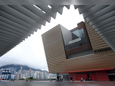 Please wait in line: tickets to HK Palace Museum open for sale