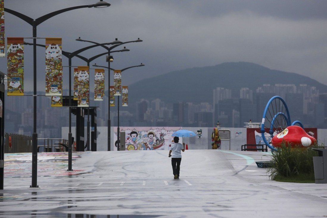 No 3 typhoon warning signal looms for Hong Kong on Thursday night