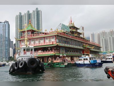 Hong Kong’s iconic Jumbo Floating Restaurant capsizes in South China Sea