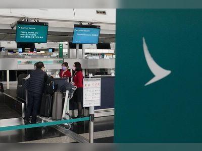 Hong Kong government extends HK$7.8 billion loan to Cathay Pacific for 1 more year