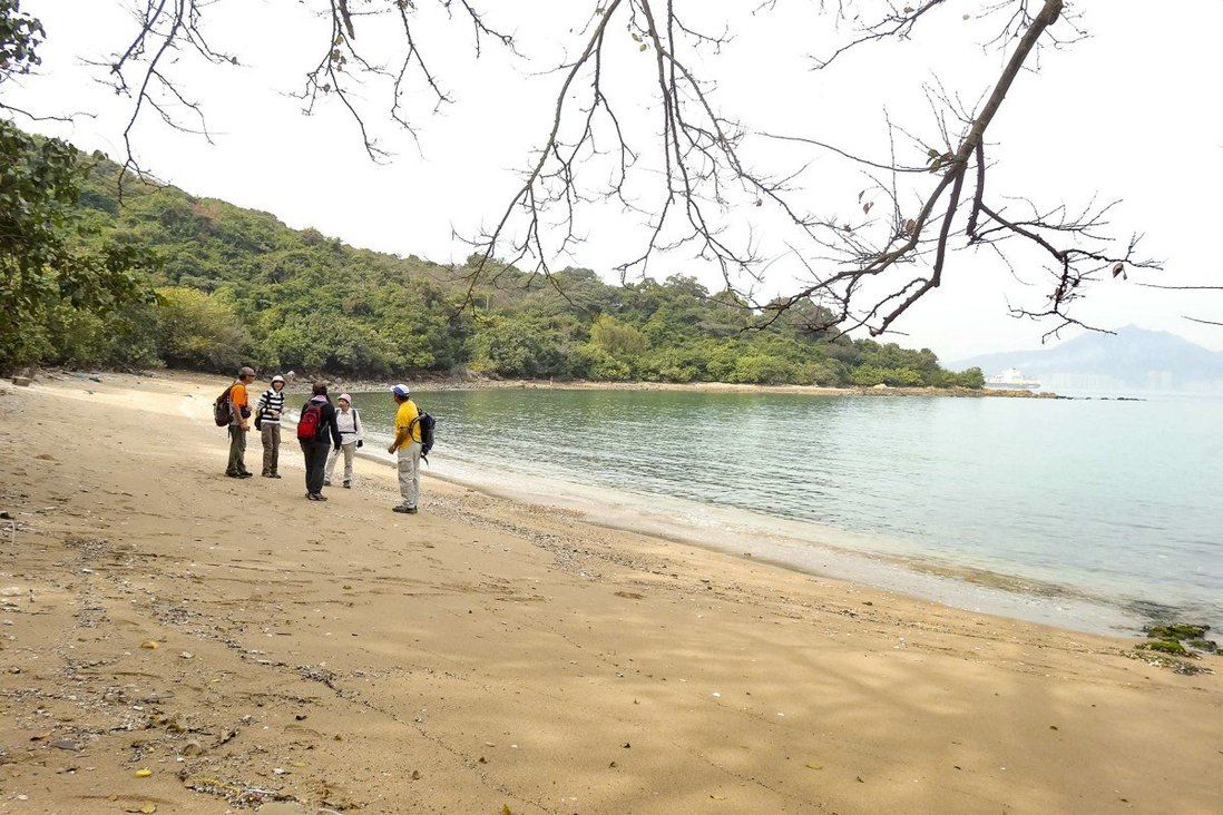 Hong Kong police investigate suspected drowning of 2 in waters off Lantau Island