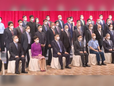Xi meets with some 160 political and business elites at HKCEC