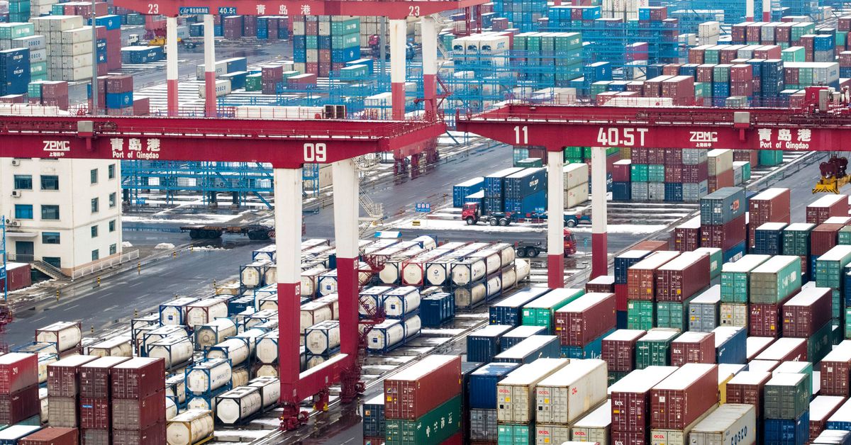 China's exports bounce back, but global risks darken trade outlook