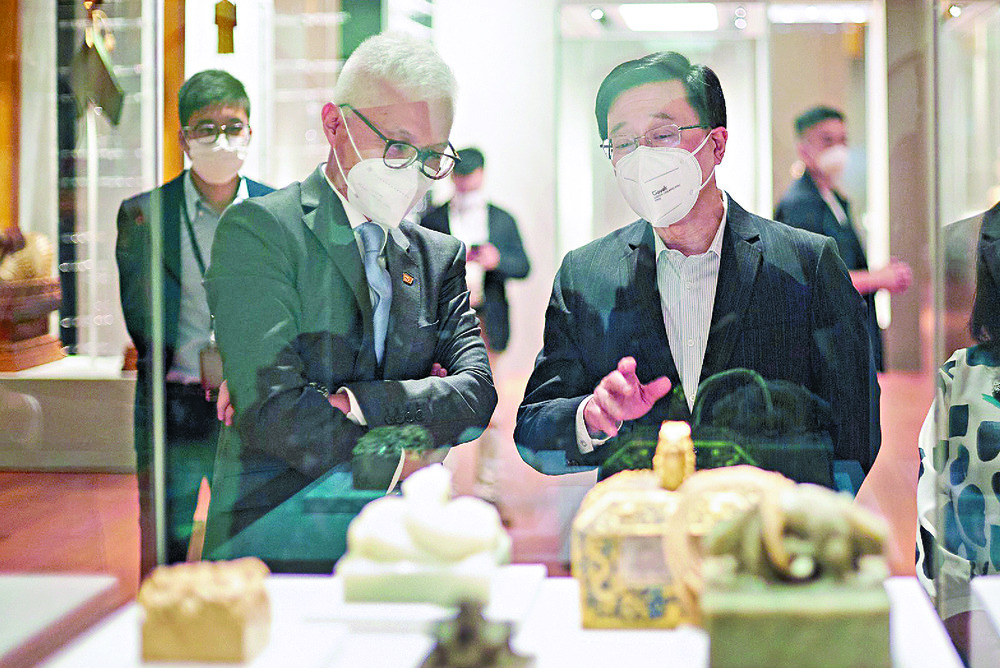 Museum visit fortifies Lee's grand vision for West Kowloon