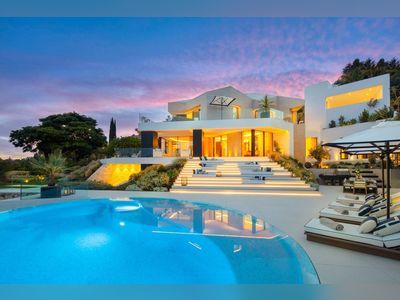 State Of The Art Modern Villa With Panoramic Views