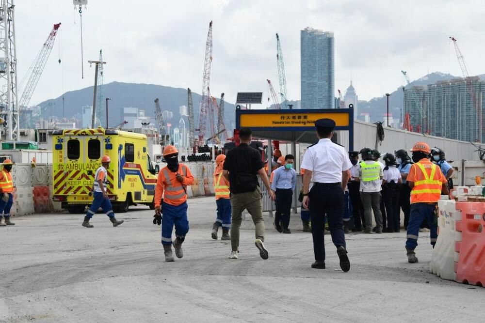 Bomb scare at Kowloon Bay construction site causing 400 evacuated