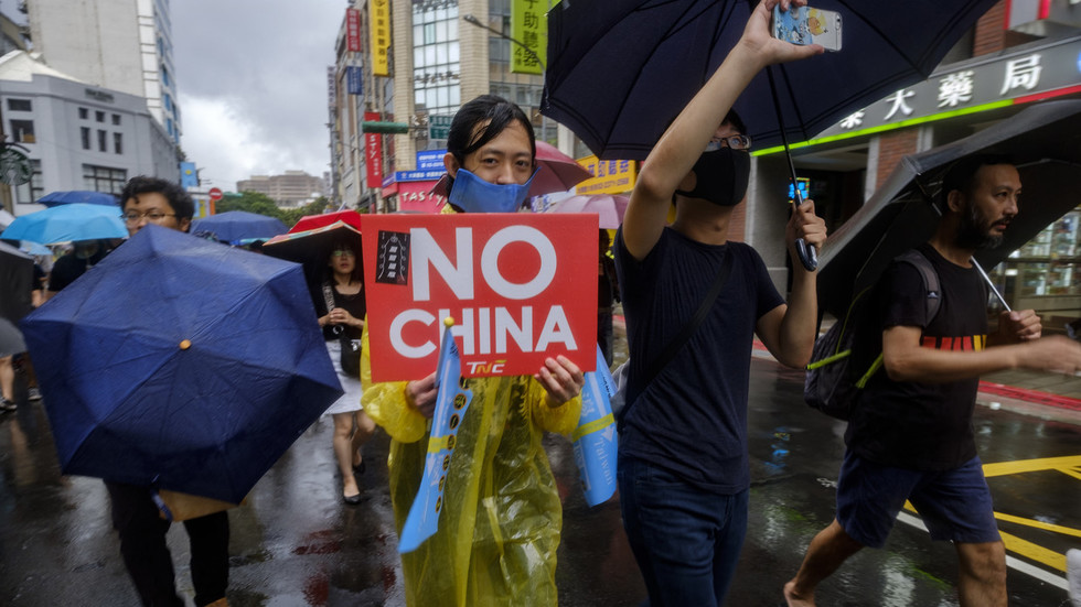 Taiwan separatist attempts will ‘end badly’ – China