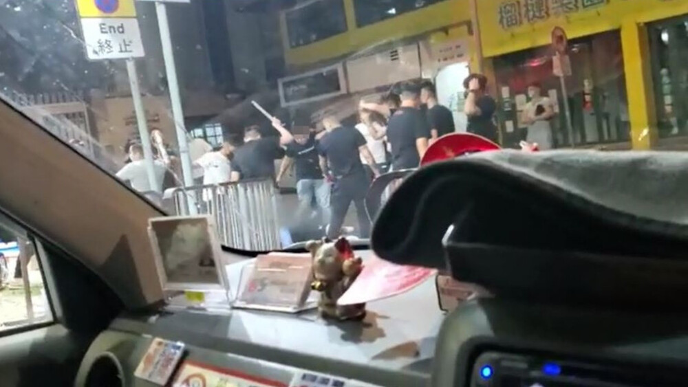 Two men beaten by mob of 8 in Tsim Sha Tsui